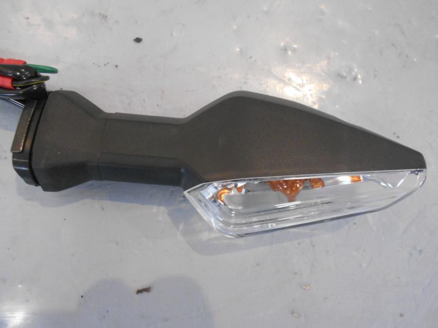 Framsidan på Blinkers från en Kawasaki Z 900 -2018 motorcykel.