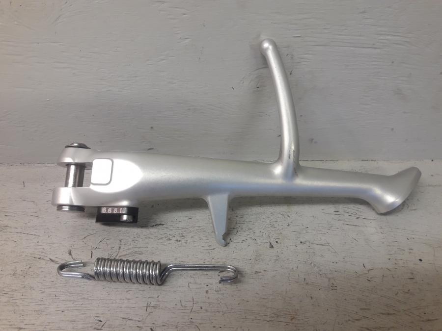 Framsidan på Sidostöd från en Triumph Speed Twin -2019 motorcykel.