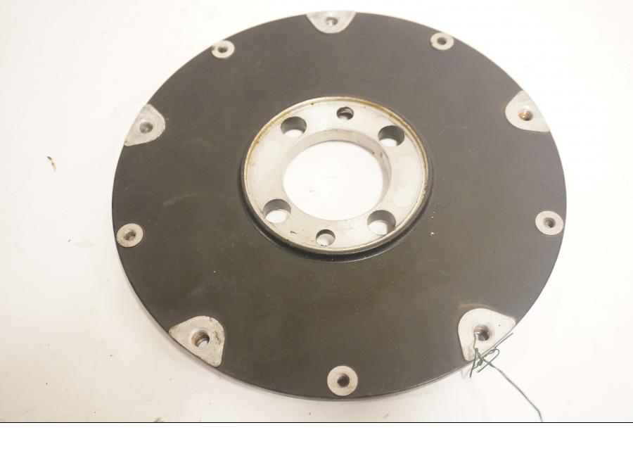 Framsidan på Bromsskivefäste från en BMW R 1100 R -1995 motorcykel.