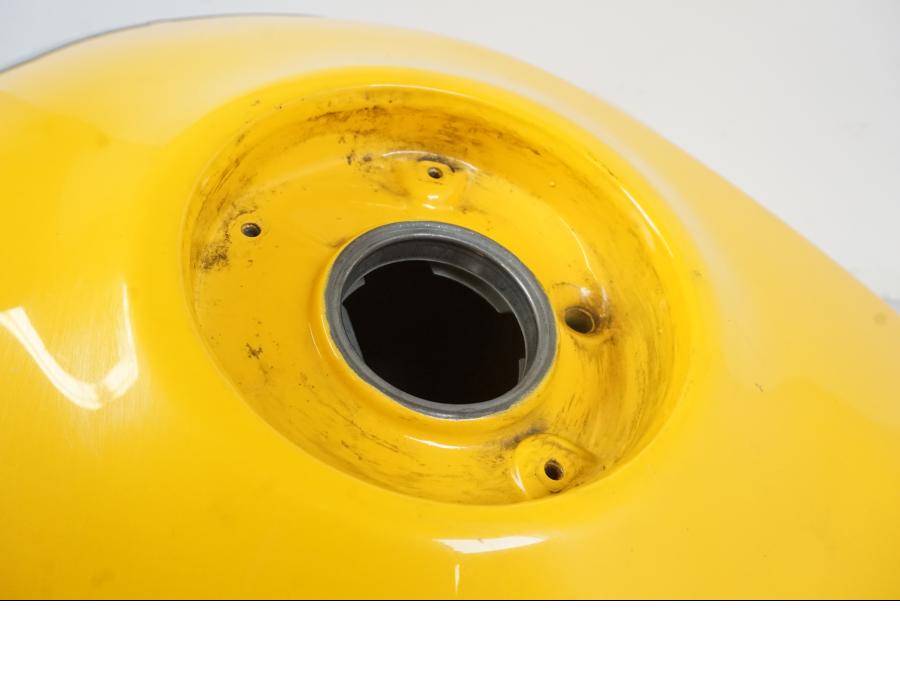 Extrabild1 på Bensintank från en Honda VTR 1000 F -1997 motorcykel.