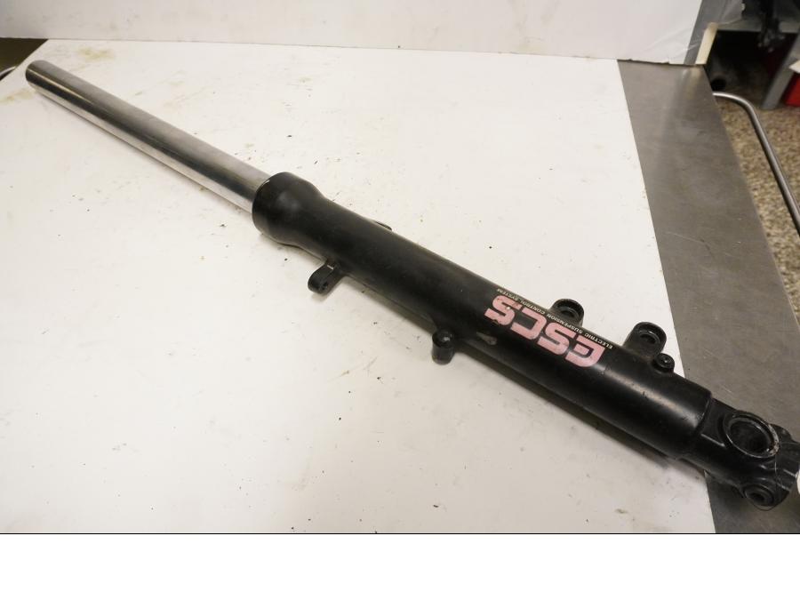 Framsidan på Gaffelben från en Kawasaki GPX 750 R -1987 motorcykel.