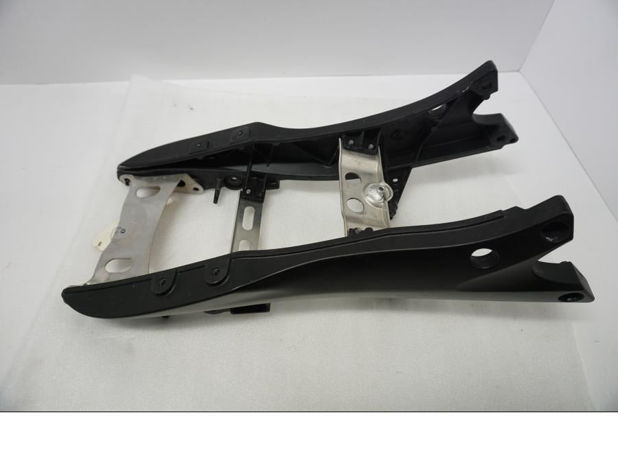 Vänster sida på Bakram från en Suzuki GSX-R 1000 -2007 motorcykel.