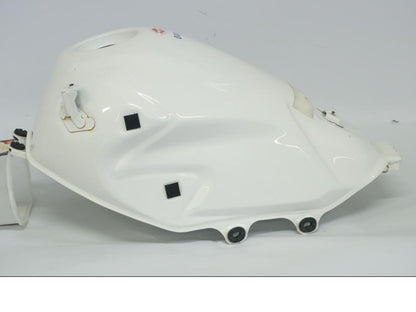 Framsidan på Bensintank från en Kawasaki Z 900 -2019 motorcykel.