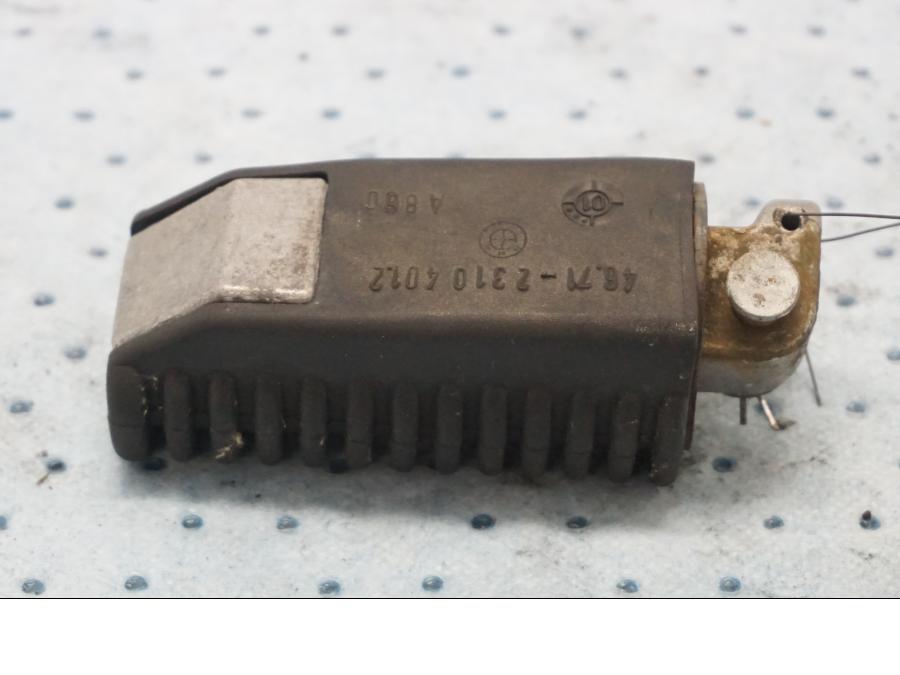 Baksidan på Fotpinne från en BMW F 650 GS -2001 motorcykel.