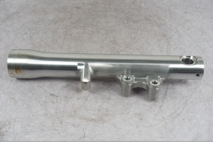 Vänster sida på Gaffelben från en Kawasaki VN 1500 -1999 motorcykel.