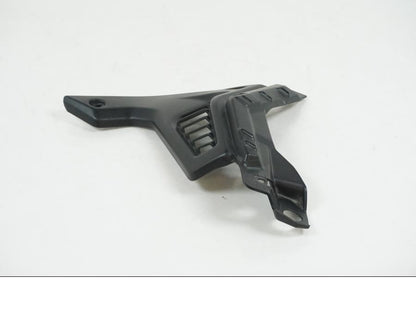 Framsidan på Sidkåpa från en Yamaha Tenere 700 -2020 motorcykel.