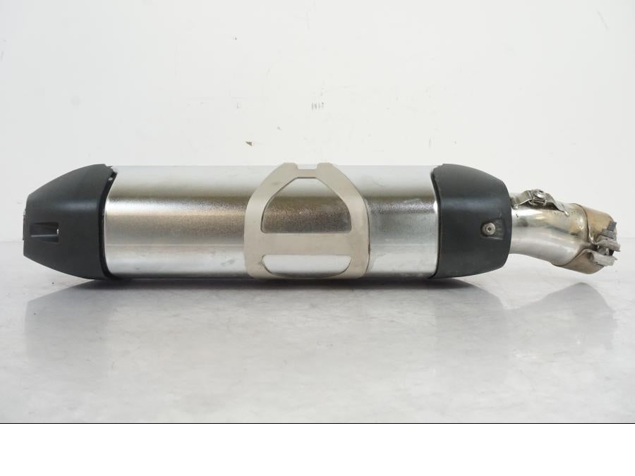 Höger sida på Ljuddämpare från en BMW R 1250 GS -2021 motorcykel.