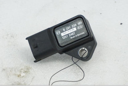 Baksidan på Mapsensor från en Aprilia RSV 1000 -2010 motorcykel.