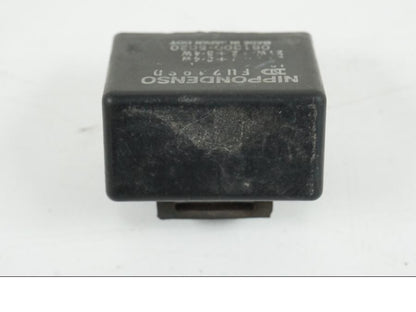 Snett uppifrån på Blinkersrelä från en Suzuki GS 1000 -1978 motorcykel.