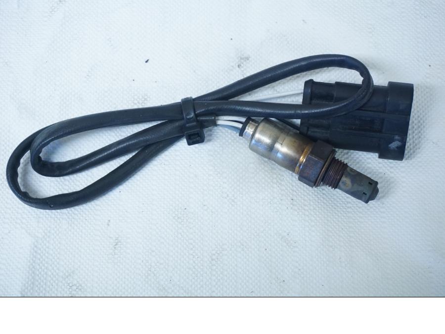 Framsidan på Lambdasond från en Ducati 899 Panigale -2015 motorcykel.