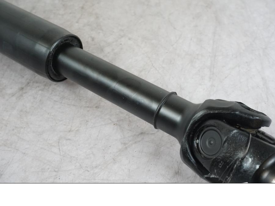 Vänster sida på Kardanaxel från en BMW K 1600 GTL -2015 motorcykel.