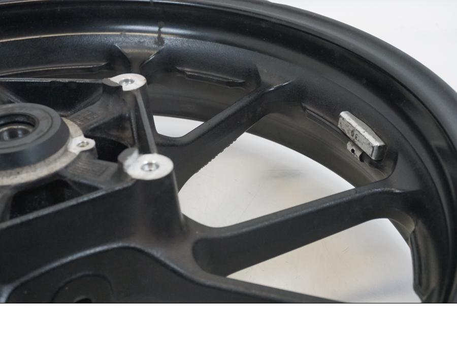 Extrabild5 på Fälg från en Yamaha XSR 700 -2016 motorcykel.