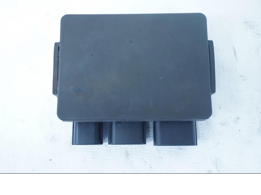 Vänster sida på Reläbox från en Kawasaki Ninja 650 -2018 motorcykel.