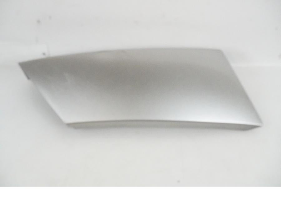 Framsidan på Sidkåpa från en Yamaha FJR 1300 -2011 motorcykel.