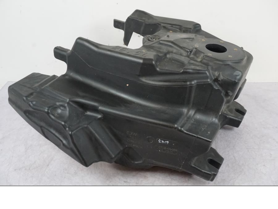 Framsidan på Bensintank från en BMW K 1600 GTL -2015 motorcykel.