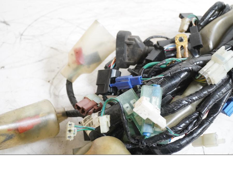 Höger sida på Kabelstam från en Honda VFR 800 -2005 motorcykel.