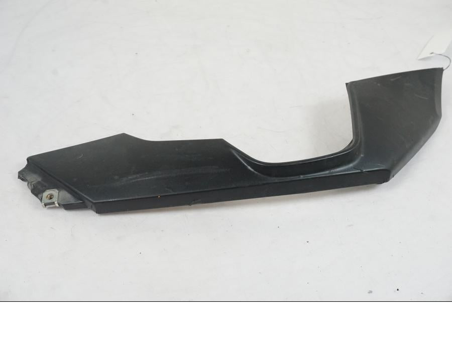 Höger sida på Bakvinge från en BMW F 800 GS -2008 motorcykel.