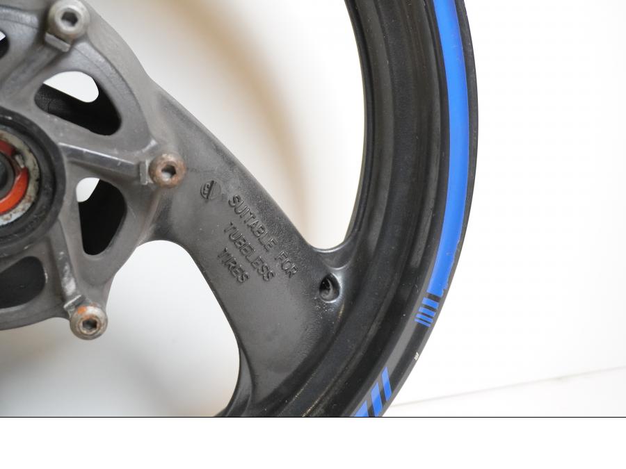 Extrabild5 på Fälg från en Yamaha YZF 600 R -1997 motorcykel.