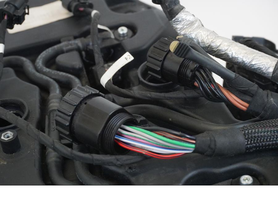 Extrabild3 på Spjällhus från en Ducati Streetfighter V4 -2020 motorcykel.