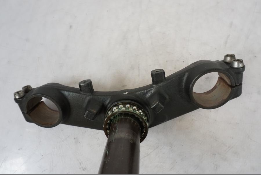 Höger sida på Gaffelkrona från en Kawasaki ER-6F -2010 motorcykel.