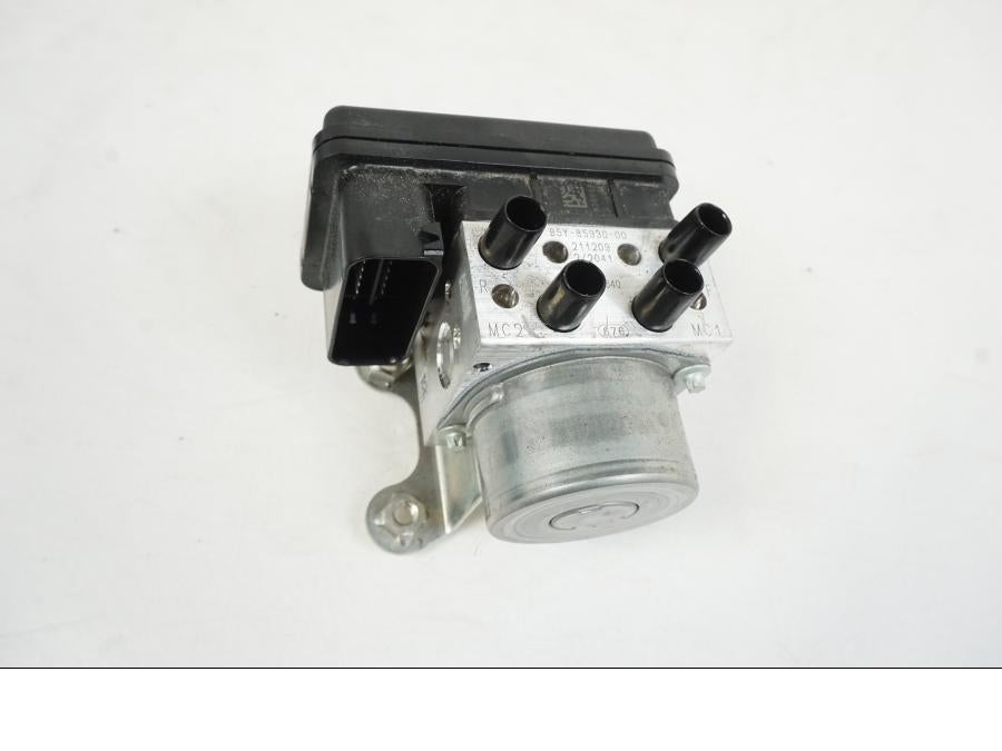 Framsidan på ABS Modulator från en Yamaha MT-10 -2022 motorcykel.