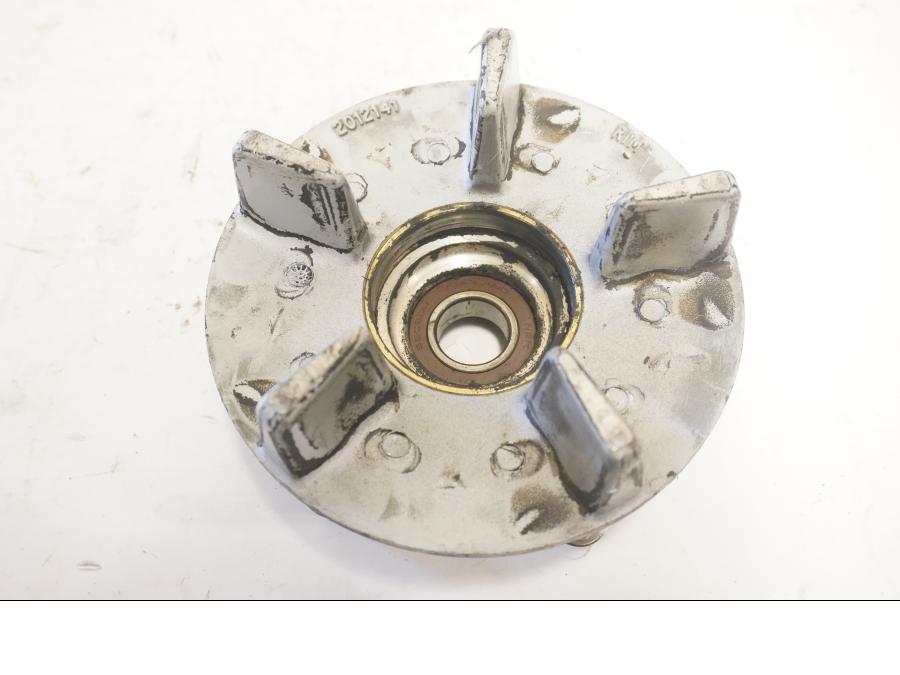 Baksidan på Drevfäste från en Triumph TT 600 -2001 motorcykel.