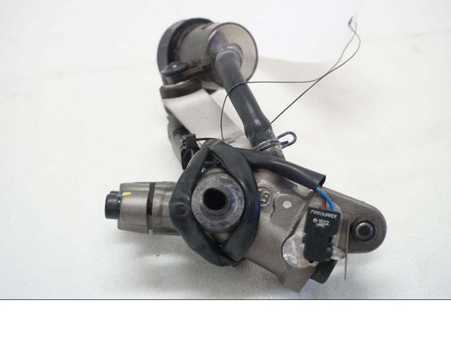 Baksidan på Kopplingshuvudcylinder från en Ducati Hypermotard -2020 motorcykel.