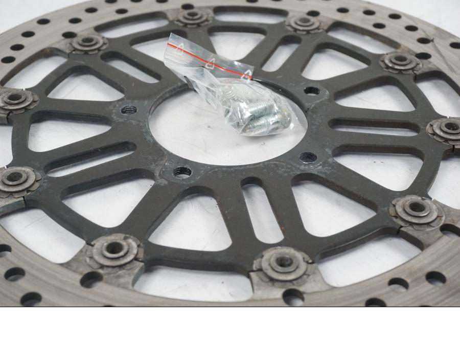 Extrabild1 på Bromsskiva från en MV Agusta Dragster -2014 motorcykel.