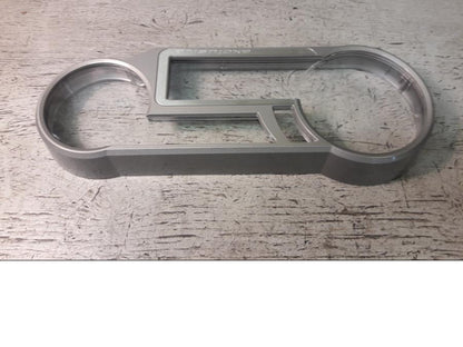 Baksidan på Instrumentfront från en BMW K 1600 -2014 motorcykel.