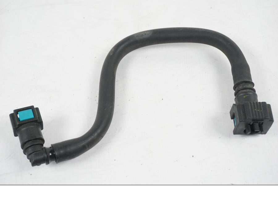 Vänster sida på Bensinledning från en Yamaha YZF 1000 R1 -2007 motorcykel.