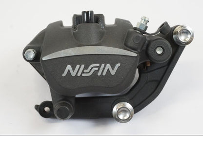 Framsidan på Bromsok från en Triumph Trident -2021 motorcykel.