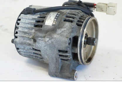 Framsidan på Generator från en Yamaha YZF 1000 R -1997 motorcykel.