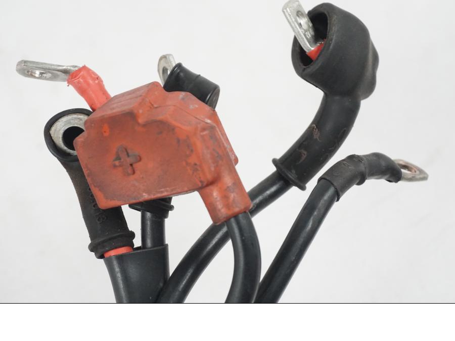 Vänster sida på Kablage från en MV Agusta Dragster -2014 motorcykel.