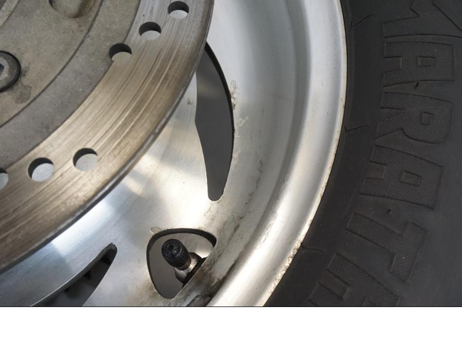 Höger sida på Hjulpaket från en Triumph Speedmaster -2006 motorcykel.