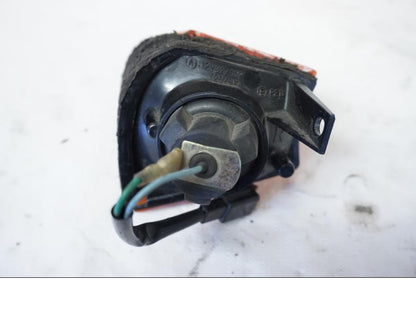 Höger sida på <p>Blinkers höger fram från Honda VFR 750 F 1994.</p>

<p>Repor på glaset samt litet jack. Okej skick.</p> motorcykel.