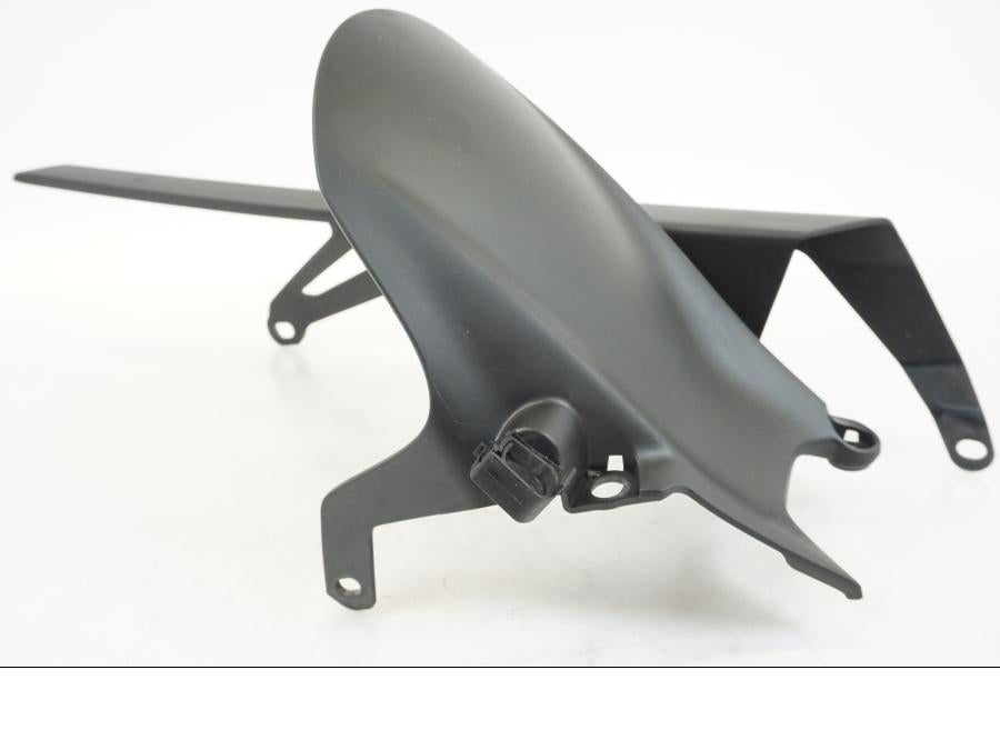 Vänster sida på Svingskärm från en Yamaha MT-09 -2021 motorcykel.