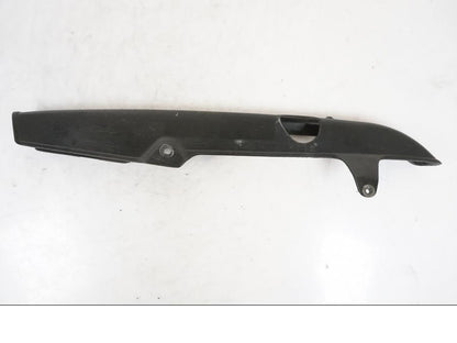 Framsidan på Kedjeskydd från en Honda CB 750 -1996 motorcykel.