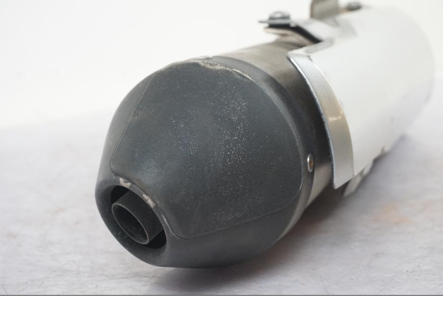 Snett nerifrån på Ljuddämpare från en Yamaha XT 660 R -2007 motorcykel.