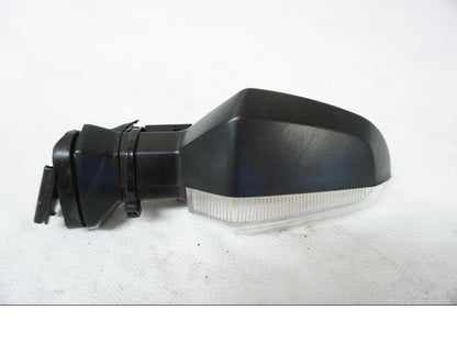 Vänster sida på Blinkers från en Kawasaki Z 800 -2013 motorcykel.