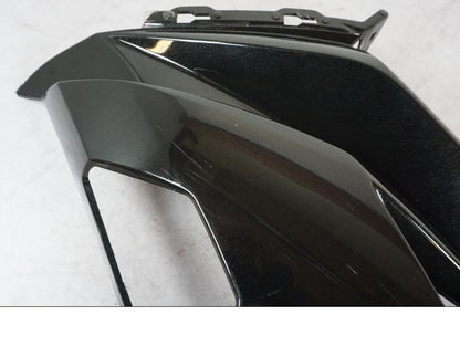 Vänster sida på Sidkåpa från en Kawasaki Ninja 650 -2015 motorcykel.