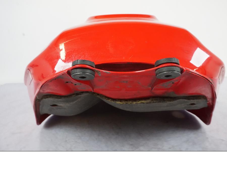 Vänster sida på Bensintank från en Honda CBR 1000 F -1999 motorcykel.