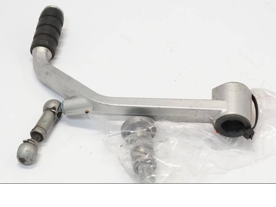 Vänster sida på Växelpedal från en BMW R 1150 RS -2004 motorcykel.