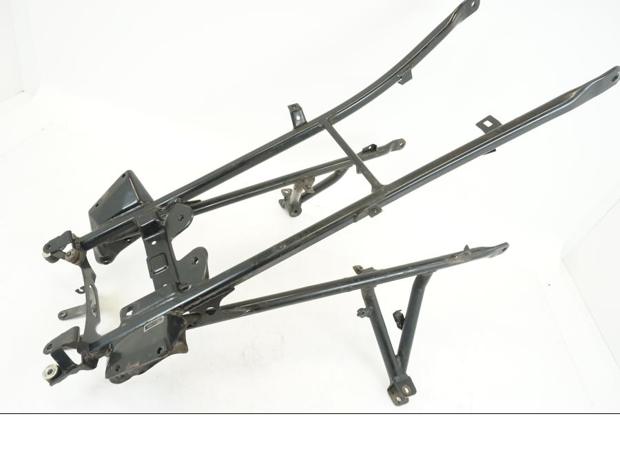 Höger sida på Bakram från en BMW F 650 CS -2003 motorcykel.