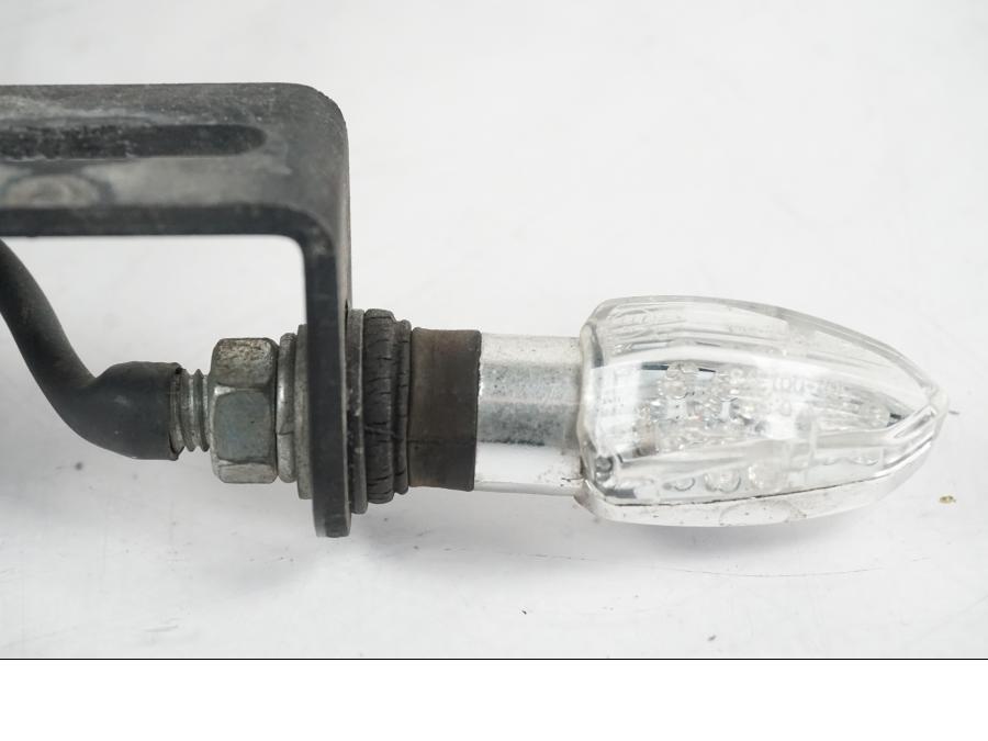 Höger sida på Skylthållare från en Yamaha YZF 1000 R1 -2007 motorcykel.