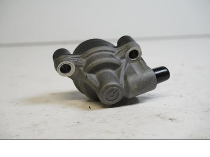 Framsidan på Kopplingslavcylinder från en Ducati Desert X -2022 motorcykel.