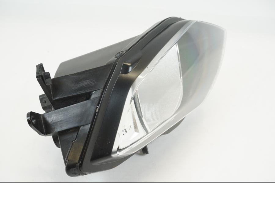 Baksidan på Strålkastare från en BMW S 1000 XR -2019 motorcykel.