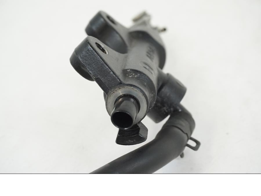 Extrabild1 på Bromshuvudcylinder från en Triumph Speed Triple -2008 motorcykel.