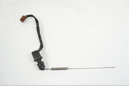 Baksidan på Bromsljuskontakt från en Yamaha XJR 1300 -2007 motorcykel.