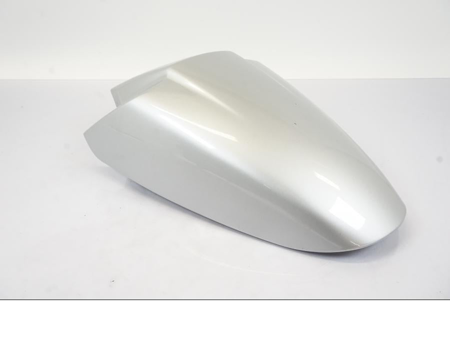 Framsidan på Framskärm från en BMW R 1150 RS -2003 motorcykel.