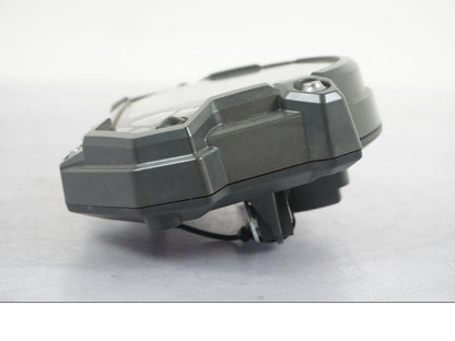 Snett uppifrån på Instrumentpanel från en Kawasaki Z 900 -2019 motorcykel.